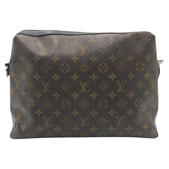 LOUIS VUITTON Brown Shoulder Bag - Picture 2 of 9